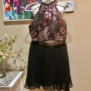 HAUTE NITES two piece mini skirt cocktail outfit. Elegant and sexy EUC SZ 5